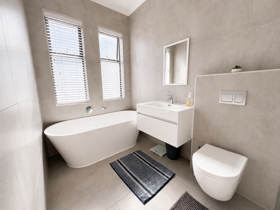 4 Bedroom Property for Sale in Sandown Western Cape